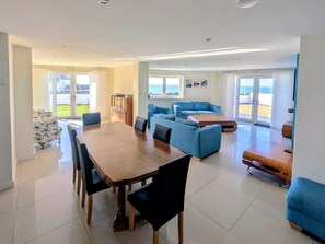 Smart TV, lettore DVD, libri