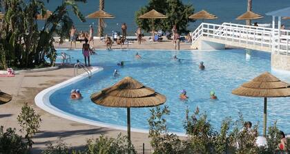 Merveilleuse maison de vacances privée avec WIFI, climatisation, piscine et terrasse