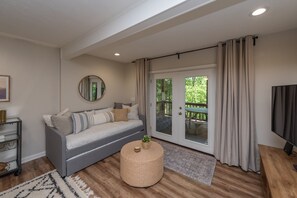 Älytelevisio, takka, DVD-soitin