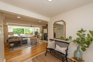 Smart TV, fireplace, DVD player