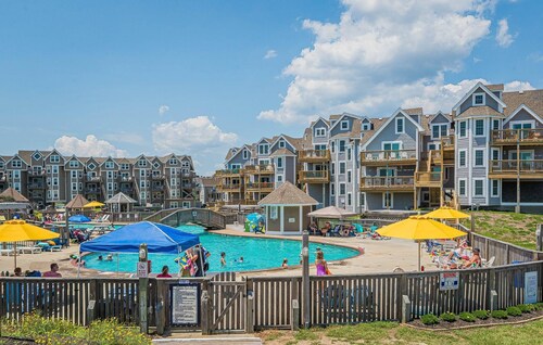 BIS206 Dolphin View - Oceanfront, Barrier Island Station Condos, Indoor Heated Pool!