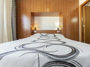 3 bedrooms, travel crib, free WiFi
