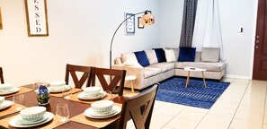 Dining - Spacious Town Home in a Gated Community (Edinburg)