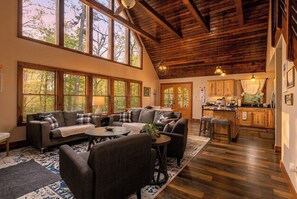 Smart TV, fireplace, DVD player, streaming services
