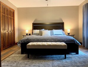 3 chambres, fer et planche à repasser, lit parapluie, Wi-Fi gratuit