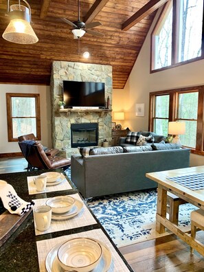 Unclassified image, 3 of 45, button - Little Hare Hideaway*Hot Tub*Pets OK*FP (Deep Gap)