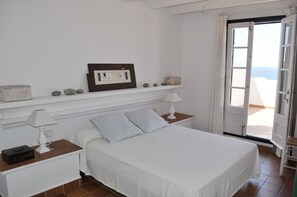 4 slaapkamers, een strijkplank/strijkijzer, gratis wifi, beddengoed