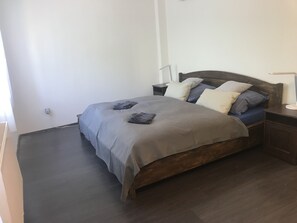 1 bedroom, iron/ironing board, WiFi, bed sheets - Cosy flat at the Rosehill (Budapest)