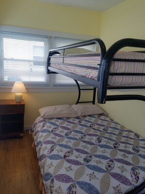 2 bedrooms, WiFi, bed sheets