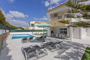 Outdoor pool - Villa Brisa 4 bedrooms 4 bathrooms pool and private garden (Albufeira)