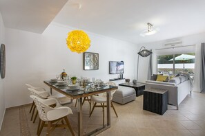 Dining - Villa Brisa 4 bedrooms 4 bathrooms pool and private garden (Albufeira)