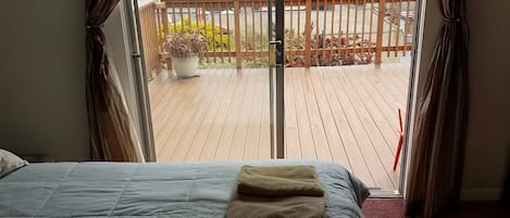 3 habitaciones, escritorio, tabla de planchar con plancha y wifi gratis