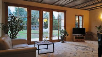 Smart TV, DVD player, books, video library