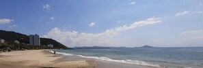 Beach nearby, white sand, 8 beach bars