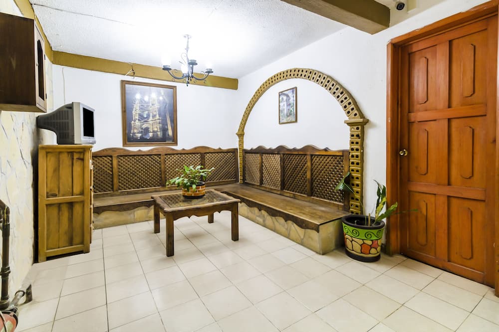 OYO Hotel La Luna