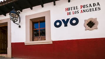 Vista frontal de la propiedad