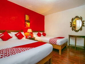 Desk, soundproofing, iron/ironing board, free WiFi - OYO Posada De Los Angeles, Pátzcuaro (Patzcuaro)