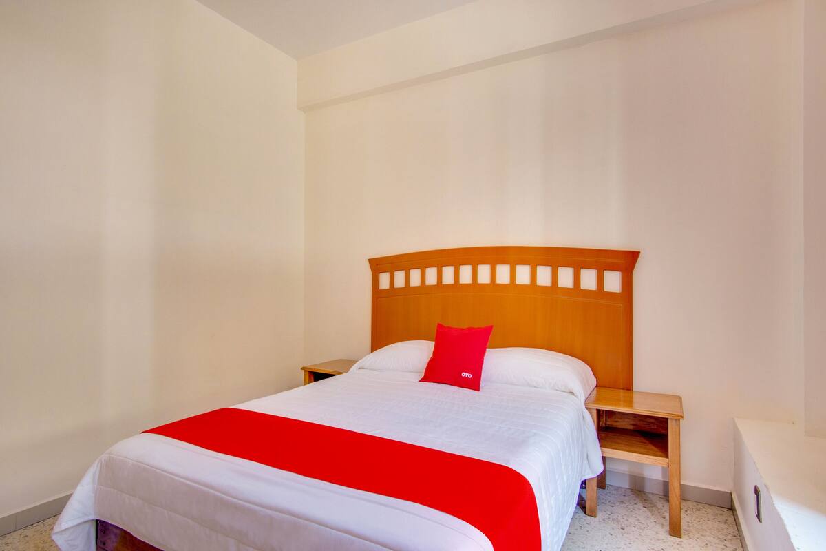 WiFi (free), bed sheets