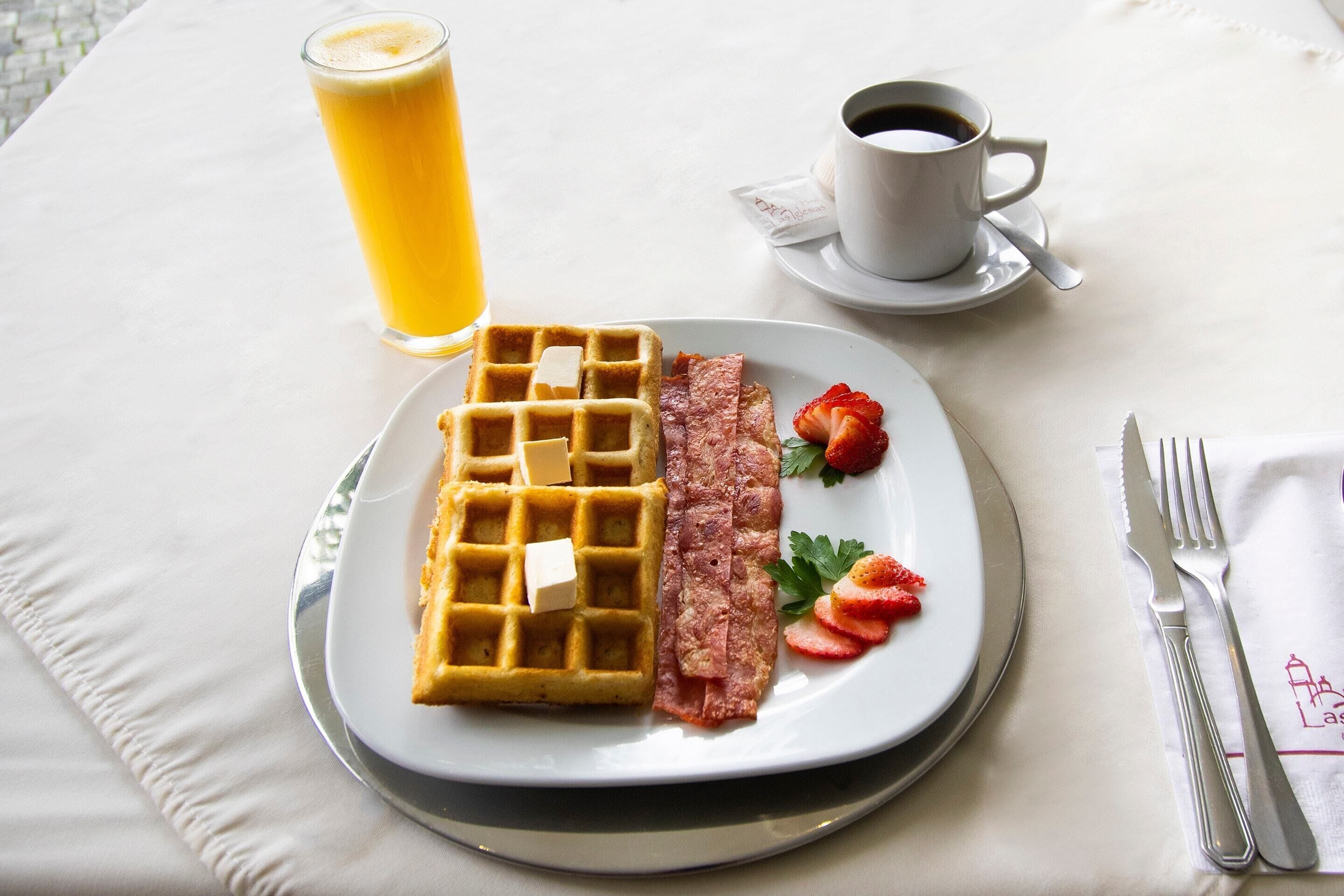 breakfast, lunch and dinner served