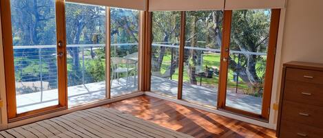 3 slaapkamers, een strijkplank/strijkijzer, gratis wifi