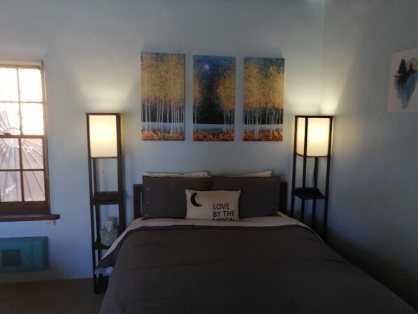 1 chambre, fer et planche à repasser, Wi-Fi gratuit, draps fournis