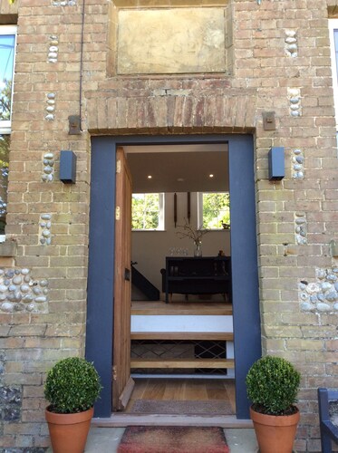 The Old Chapel , Contemporary Accommodation