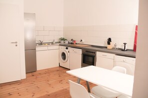 Fridge, microwave, oven, stovetop - City-Center 2 SZ Kulturbrauerei 1 min and 15 min to the main station (Berlin)