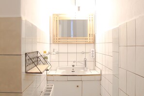 Shower, hair dryer, towels, soap - City-Center 2 SZ Kulturbrauerei 1 min and 15 min to the main station (Berlin)