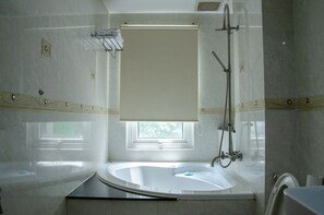 Deluxe-Studiosuite | Komfortbadewanne