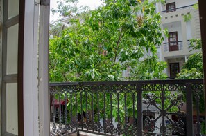 디럭스 스튜디오 스위트 | 발코니