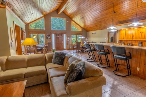 Cozy Cabin Getaway – Trails, Fireplaces & Outdoor Fun near Lake Michigan