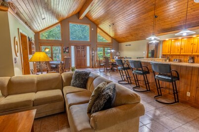 Cozy Cabin Getaway – Trails, Fireplaces & Outdoor Fun near Lake Michigan