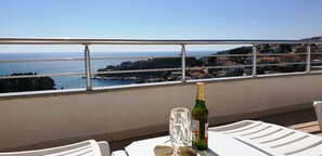 Property grounds - Four bedded room with private sea view balcony (UL)