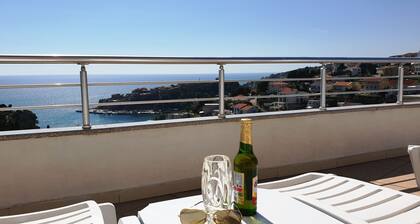 Four bedded room with private sea view balcony