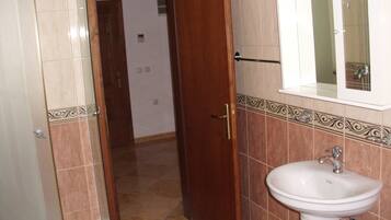 Douche, articles de toilette gratuits