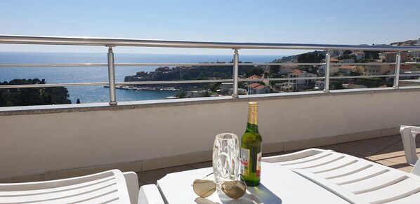 Outdoor dining - Connected 2 double studios with sea view (UL)