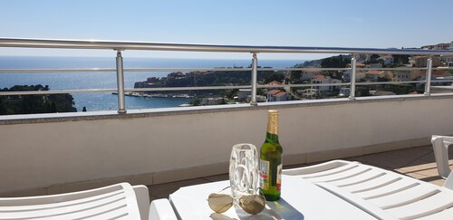 Connected 2 double studios with sea view