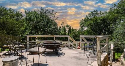 The RiverHouse Pet Friendly Zen River Retreat