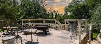 The RiverHouse Pet Friendly Zen River Retreat