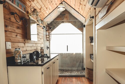 The RiverHouse Pet Friendly Zen River Retreat