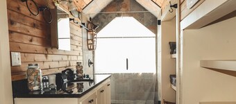 The RiverHouse Pet Friendly Zen River Retreat