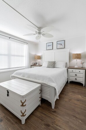 1 slaapkamer, een strijkplank/strijkijzer, wifi