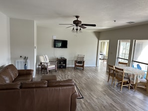 スマートテレビ、Netflix、ストリーミングサービス