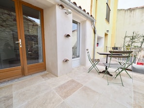 Outdoor dining - COQUET apartment WITH TERRACE VILLAGE GRUISSAN (Gruissan)