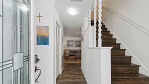 Unclassified image, 5 of 30, button - East Beach Cottage with Private Pool | Walk to Beach | Sleeps 9 (Saint Simons Island)