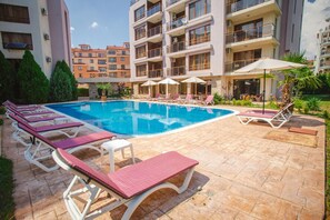 Seasonal outdoor pool