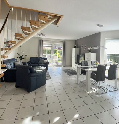 Family-friendly vacation home near the dyke, terrace and garden  