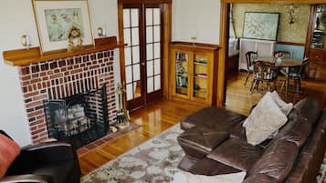 Smart-tv och eldstad