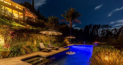 Rustic yet modern Upcountry retreat with breathtaking views!