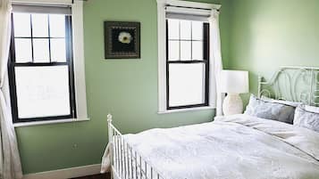 1 bedroom, in-room safe, iron/ironing board, WiFi